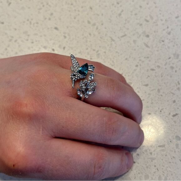 Green Stone Adjustable Hummingbird Rings - Picture 6 of 11